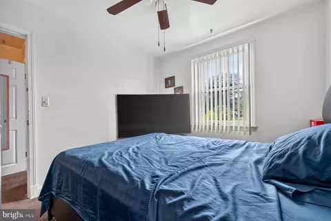 Bedroom - 3930 Lyndale Ave, Baltimore, MD 21213 photo 1 of 4