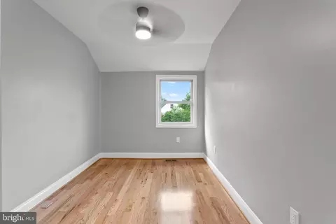 Bedroom - 1358 Crofton Rd, Baltimore, MD 21239 photo 4 of 7