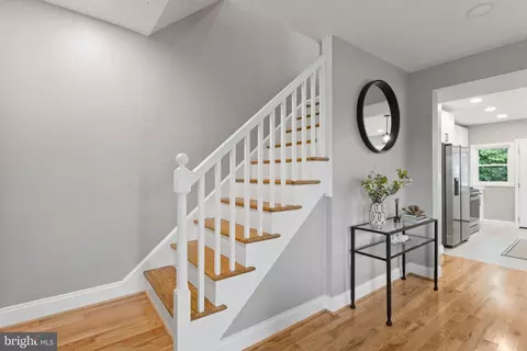 Entry Way - 1358 Crofton Rd, Baltimore, MD 21239 photo 4 of 8