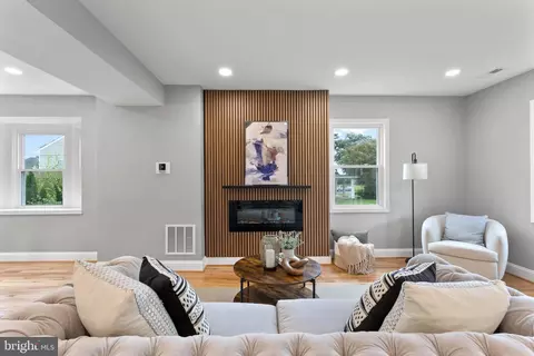 Living - 1358 Crofton Rd, Baltimore, MD 21239 photo 1 of 5
