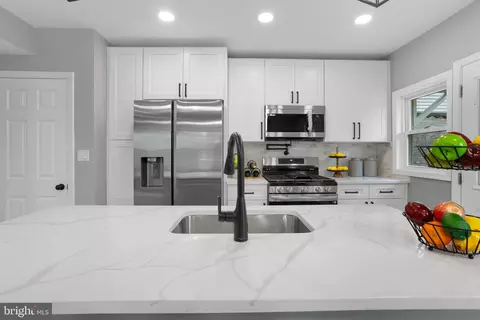 Kitchen - 1358 Crofton Rd, Baltimore, MD 21239 photo 2 of 6
