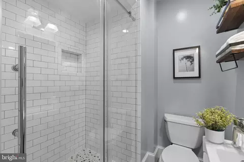 Bath - 1253 William St, Baltimore, MD 21230 photo 5 of 6