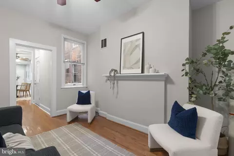 Living - 1253 William St, Baltimore, MD 21230 photo 2 of 4