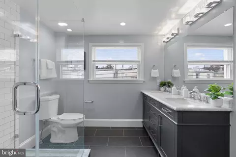 Bath - 1253 William St, Baltimore, MD 21230 photo 3 of 6