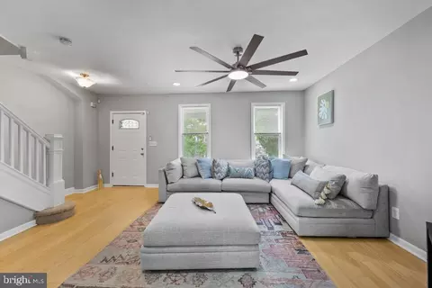 Entry Way - 3326 Burleith Ave, Baltimore, MD 21215 photo 2 of 5