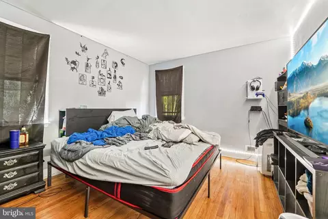 Bedroom - 4504 Garrison Blvd, Baltimore, MD 21215 photo 2 of 7