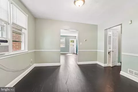 Entry Way - 4504 Garrison Blvd, Baltimore, MD 21215 photo 5 of 6