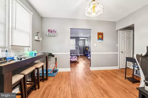 Entry Way - 4504 Garrison Blvd, Baltimore, MD 21215 photo 3 of 6