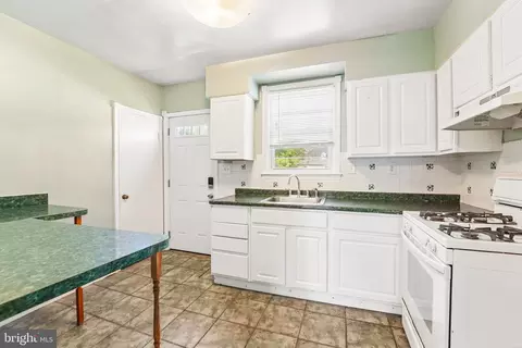 Entry Way - 4504 Garrison Blvd, Baltimore, MD 21215 photo 6 of 6