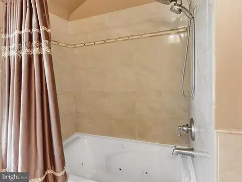 Bath - 3503 Cascade Ave, Baltimore, MD 21206 photo 2 of 2