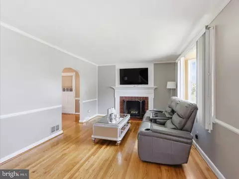 Living - 3503 Cascade Ave, Baltimore, MD 21206 photo 1 of 3