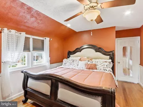 Bedroom - 3503 Cascade Ave, Baltimore, MD 21206 photo 2 of 3