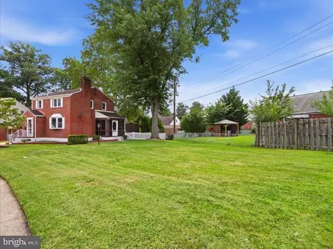 Exterior - 3503 Cascade Ave, Baltimore, MD 21206 photo 5 of 8