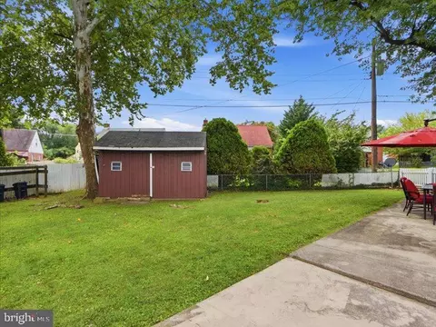 Exterior - 3503 Cascade Ave, Baltimore, MD 21206 photo 7 of 8