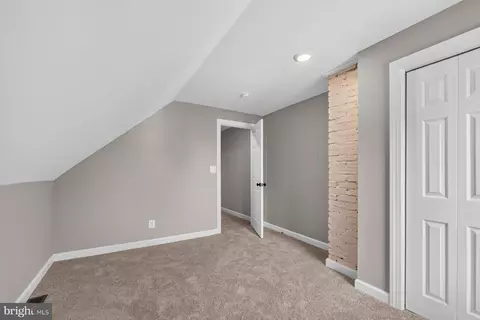 Entry Way - 4502 Weitzel Ave, Baltimore, MD 21214 photo 5 of 7