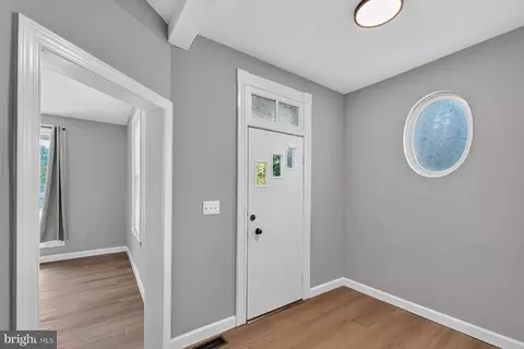 Entry Way - 4502 Weitzel Ave, Baltimore, MD 21214 photo 1 of 7
