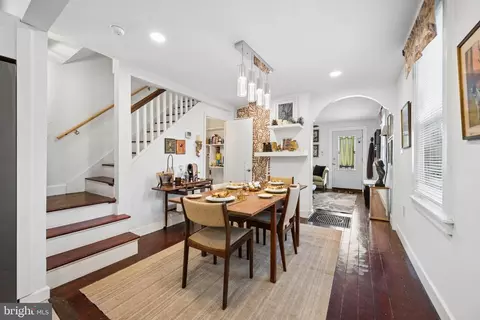 Entry Way - 3355 Falls Rd, Baltimore, MD 21211 photo 1 of 4