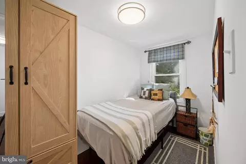 Bedroom - 3355 Falls Rd, Baltimore, MD 21211 photo 5 of 8