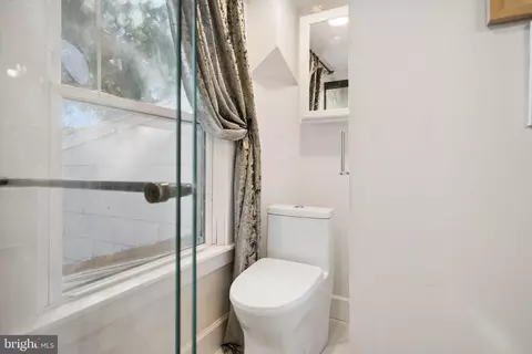 Bath - 3355 Falls Rd, Baltimore, MD 21211 photo 4 of 4