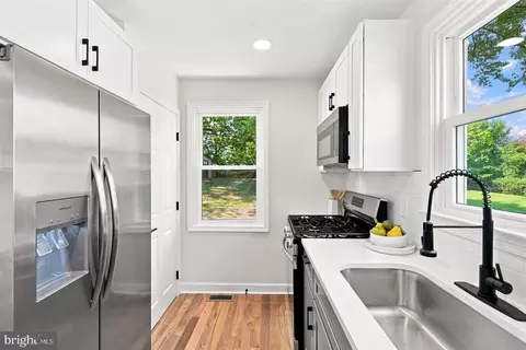 Kitchen - 2519 Glencoe Rd, Baltimore, MD 21234 photo 3 of 4