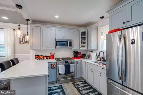 Kitchen - 2400 Hamilton Ave, Baltimore, MD 21214 photo 2 of 3