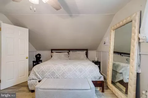 Bedroom - 2400 Hamilton Ave, Baltimore, MD 21214 photo 7 of 8
