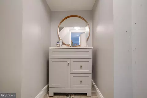 Entry Way - 2400 Hamilton Ave, Baltimore, MD 21214 photo 15 of 15