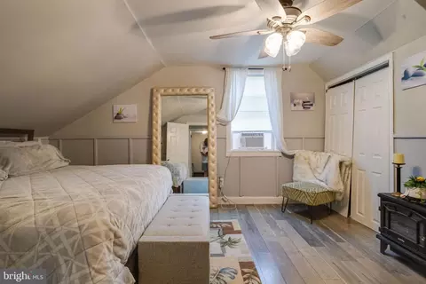 Bedroom - 2400 Hamilton Ave, Baltimore, MD 21214 photo 4 of 8