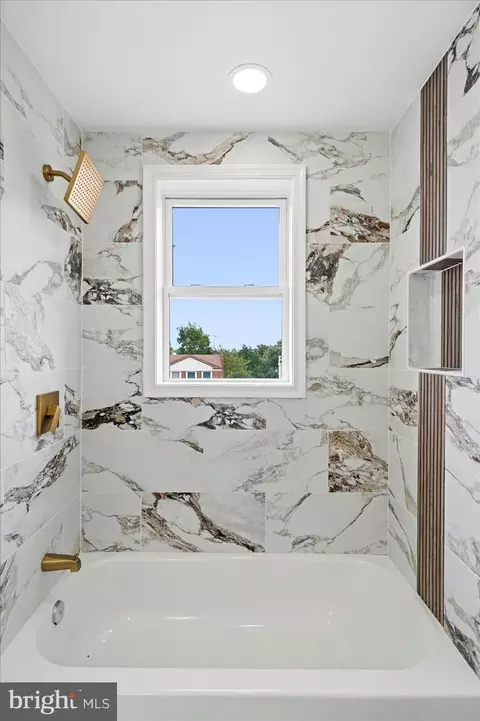 Bath - 2500 Quantico Ave, Baltimore, MD 21215 photo 6 of 7