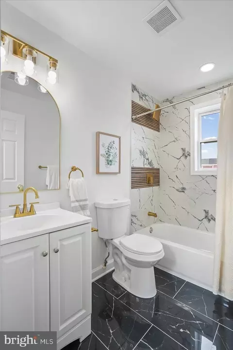 Bath - 2500 Quantico Ave, Baltimore, MD 21215 photo 7 of 7