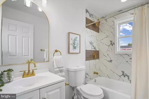 Bath - 2500 Quantico Ave, Baltimore, MD 21215 photo 1 of 7