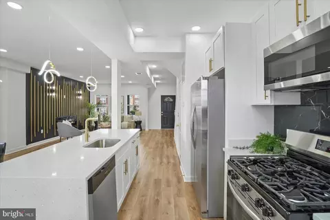 Entry Way - 2500 Quantico Ave, Baltimore, MD 21215 photo 1 of 2