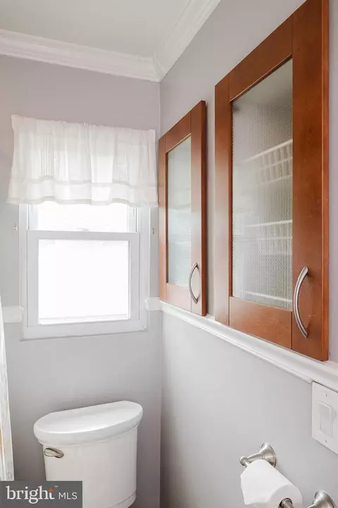 Bath - 2713 Christopher Ave, Baltimore, MD 21214 photo 3 of 4
