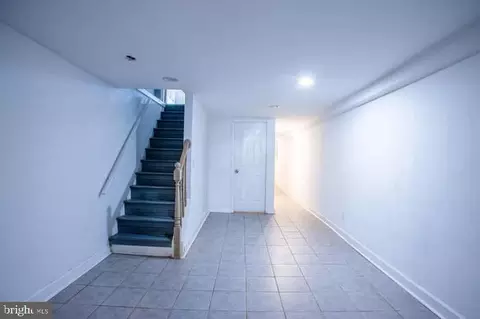 Entry Way - 4013 Edmondson Ave, Baltimore, MD 21229 photo 9 of 10