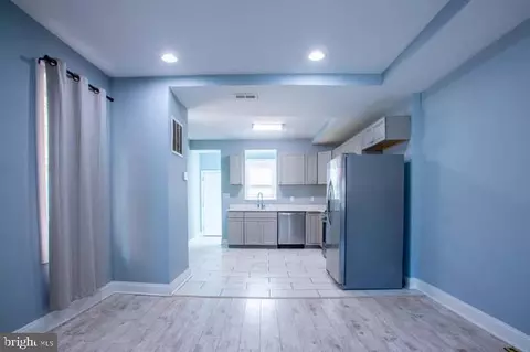 Entry Way - 4013 Edmondson Ave, Baltimore, MD 21229 photo 3 of 10