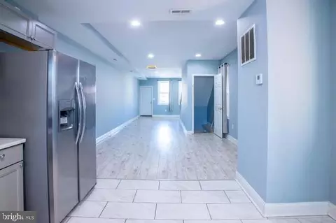 Entry Way - 4013 Edmondson Ave, Baltimore, MD 21229 photo 2 of 10