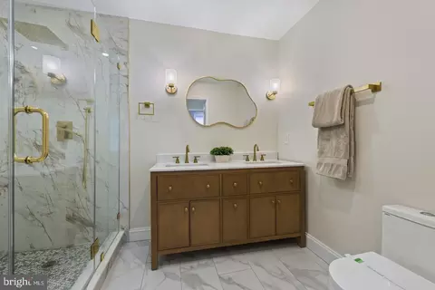 Bath - 318 N Stricker St, Baltimore, MD 21223 photo 1 of 11