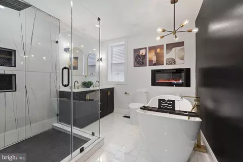 Bath - 318 N Stricker St, Baltimore, MD 21223 photo 8 of 11