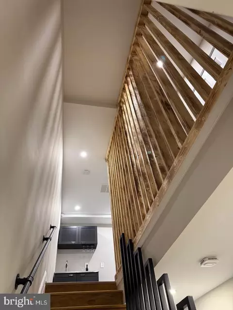 Entry Way - 318 N Stricker St, Baltimore, MD 21223 photo 13 of 23