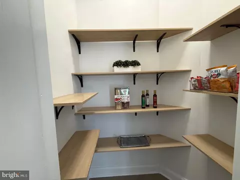 Entry Way - 318 N Stricker St, Baltimore, MD 21223 photo 6 of 23