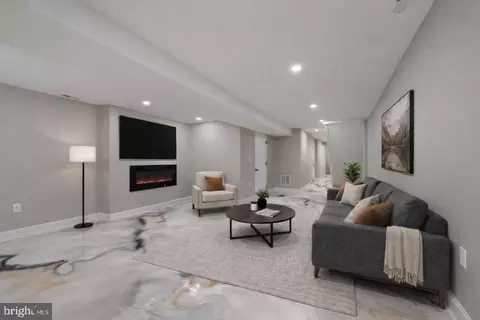 Living - 318 N Stricker St, Baltimore, MD 21223 photo 3 of 3