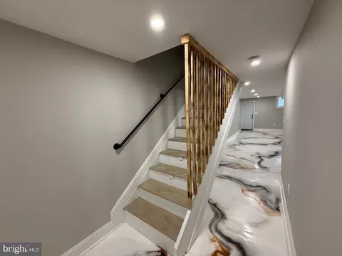 Entry Way - 318 N Stricker St, Baltimore, MD 21223 photo 17 of 23