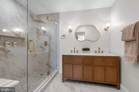 Bath - 318 N Stricker St, Baltimore, MD 21223 photo 2 of 11