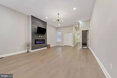Living - 318 N Stricker St, Baltimore, MD 21223 photo 1 of 3