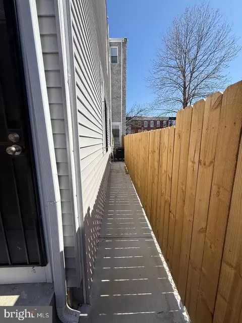 Entry Way - 318 N Stricker St, Baltimore, MD 21223 photo 7 of 23