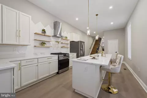 Entry Way - 318 N Stricker St, Baltimore, MD 21223 photo 2 of 23