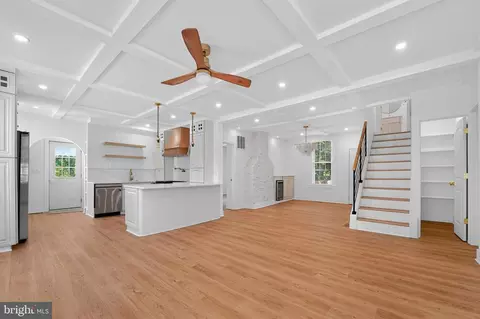 Entry Way - 405 Lyman Ave, Baltimore, MD 21212 photo 2 of 11