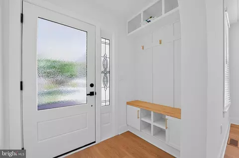 Entry Way - 405 Lyman Ave, Baltimore, MD 21212 photo 8 of 11