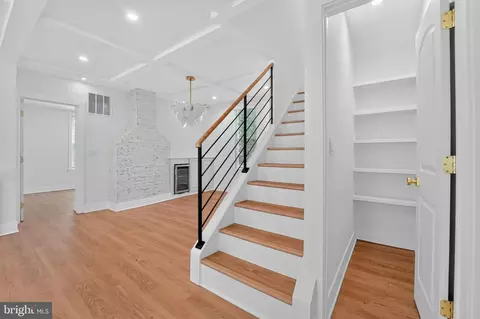Entry Way - 405 Lyman Ave, Baltimore, MD 21212 photo 7 of 11