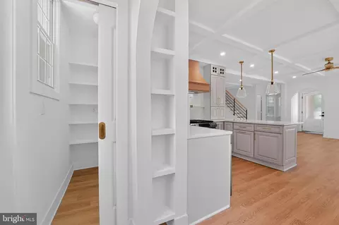 Entry Way - 405 Lyman Ave, Baltimore, MD 21212 photo 6 of 11